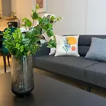 Site Icinde! New! Modern Apart In Kadikoy