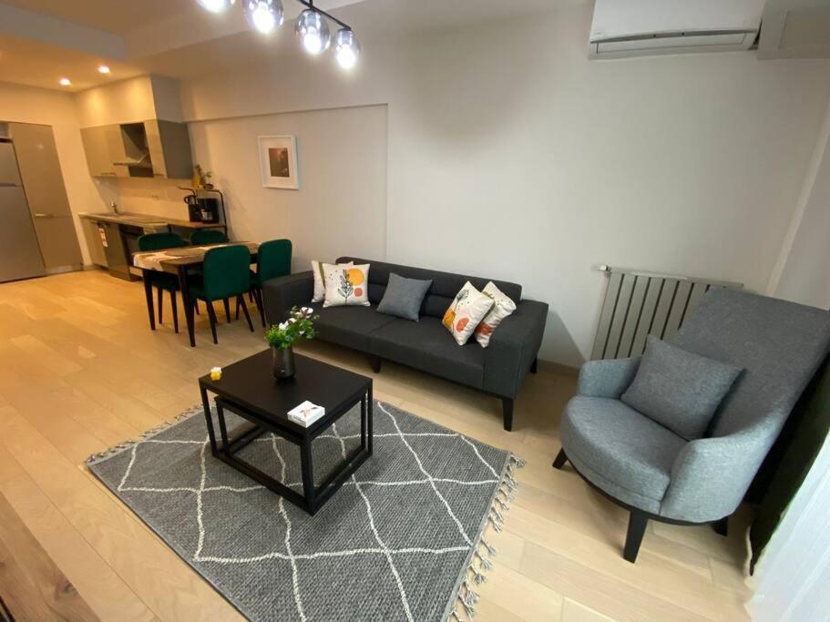 Site Icinde! New! Modern Apart In Kadikoy